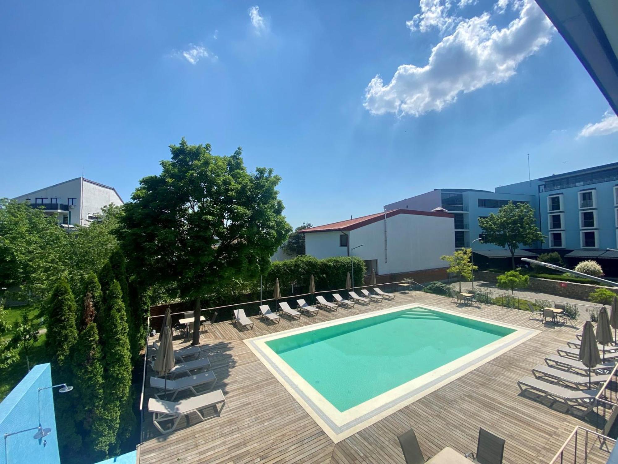 Reghina Blue Hotel Тимишоара Экстерьер фото